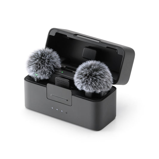 DJI Mic Mini باقة 2TX و1RX مع واقيات الرياح داخل علبة الشحن